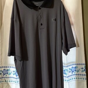 Men's Black and grey under armor shirt